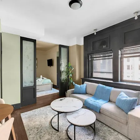Cozy 2br W Gym Walk To Times Square Apartment New York