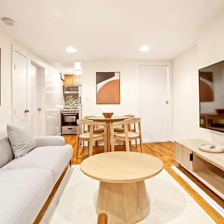 Apartment 2br 1bath Charm In The City