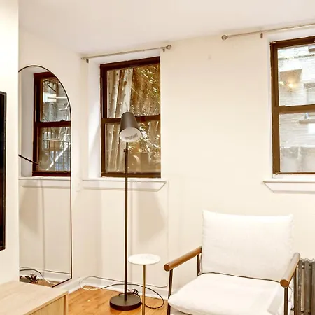 2br 1bath Charm In The City *