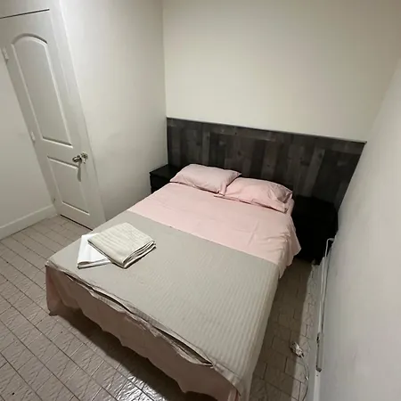 Hudson Yard 408 Hostel *