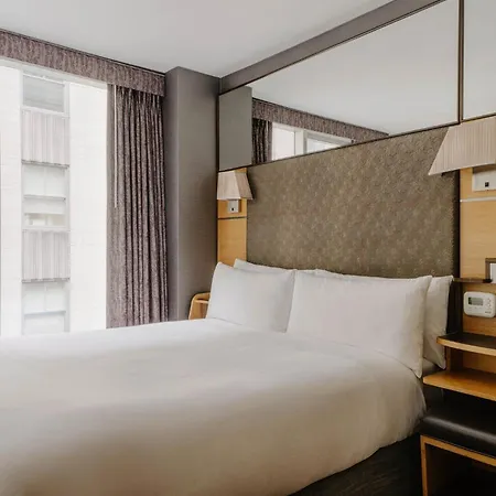 The Jewel Hotel, Hotel New York