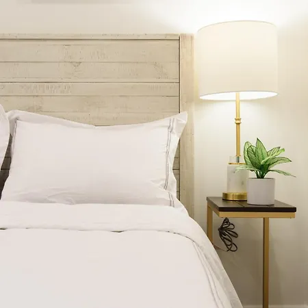 69-2b Prime Lower East East Brand New 1br * New York