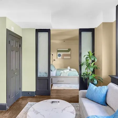 Cozy 2br With Gym And Walk To Times Square Apartment New York