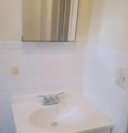 Apartment 3 Bedrooms 2f