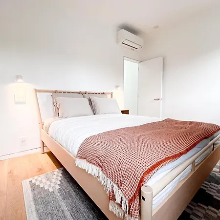 Modern, Charming, Spacious 3-bedroom Retreat In Brooklyn With Rem-casa Apartment New York