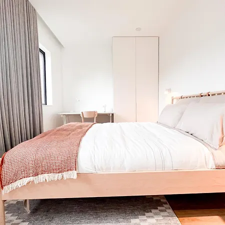 Apartment Modern, Charming, Spacious 3-bedroom Retreat In Brooklyn With Rem-casa