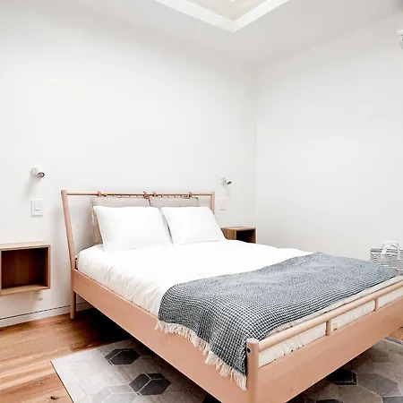 Modern, Charming, Spacious 3-bedroom Retreat In Brooklyn With Rem-casa Apartment New York