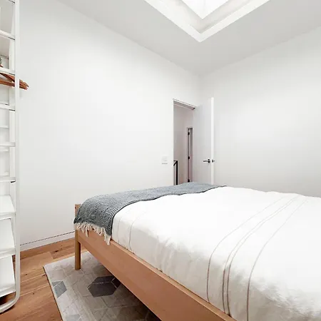 Apartment Modern, Charming, Spacious 3-bedroom Retreat In Brooklyn With Rem-casa New York