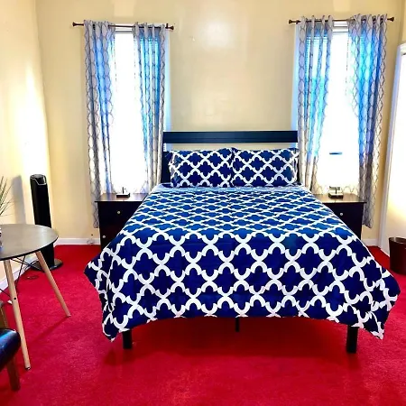 Lic, 10 Mins To Manhattan, 3 Bedroom Huge Bright Apt New York