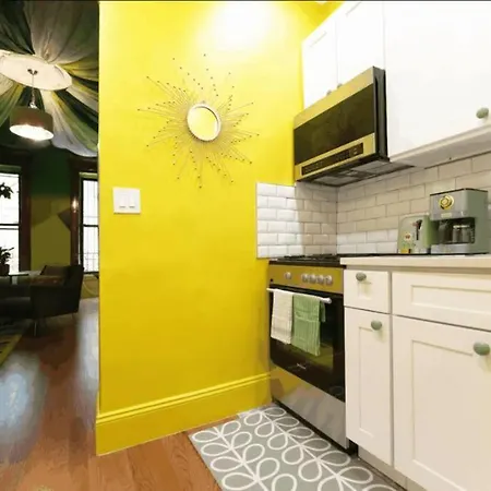 Apartment The Room: 70s Groove Themed *