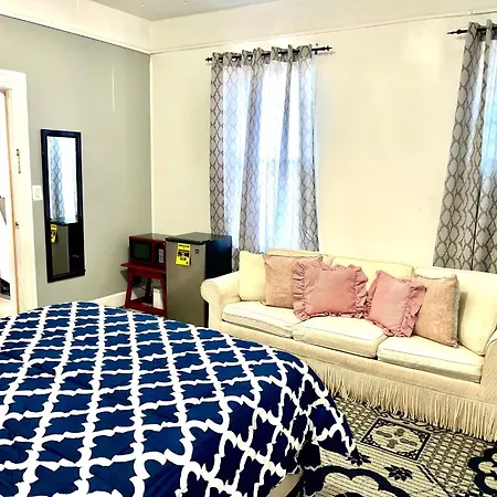 Lic, Next To Manhattan, 3 Bedroom Cozy