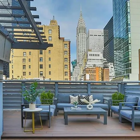 Holiday home Midtown Townhouse W Skyline Rooftop *