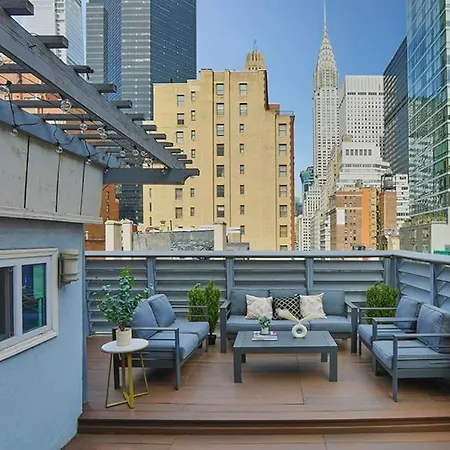 Midtown Townhouse W Skyline Rooftop Holiday home New York