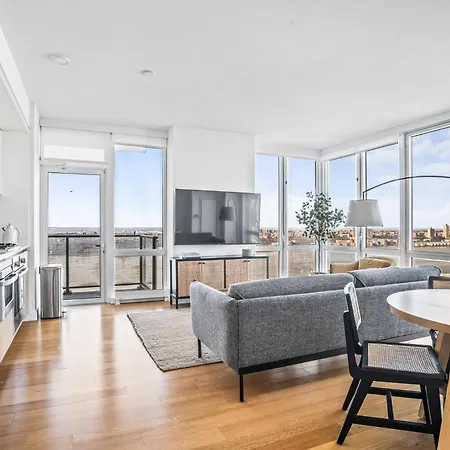 Cloud Crest Apt 2bd 2bath New York