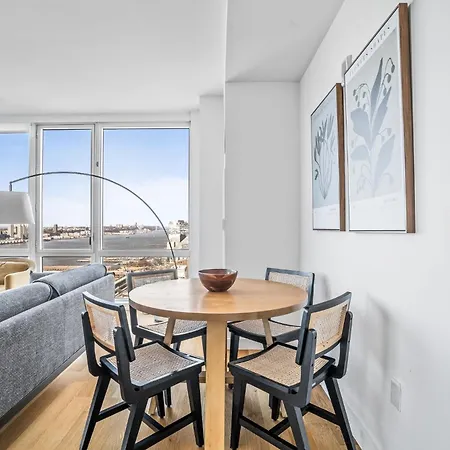Cloud Crest Apt 2bd 2bath * New York