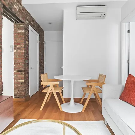 Stylish 2br 1bath Soho Nest *