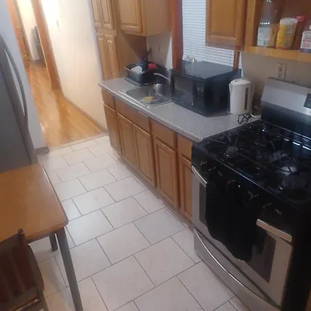 Spacious Bedroom For 2 With Private Backyard In A Share * New York