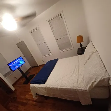 Spacious Bedroom For 2 With Private Backyard In A Share * New York