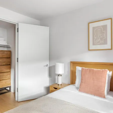 Apartment Les 1br W Gym Doorman Wd Nr Park Nyc-1314
