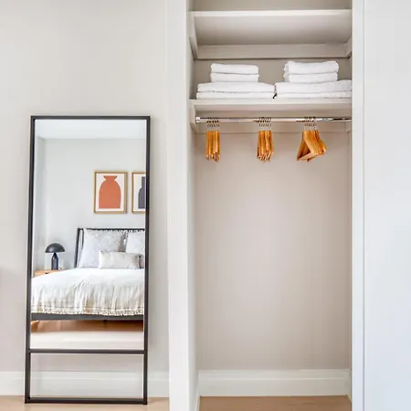 Ues 2br W Gym Pool Doorman Nr Park Nyc-629
