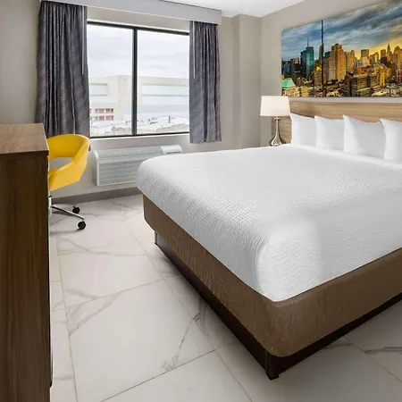 Days By Wyndham Staten Island Hotel