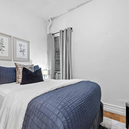 Apartment 2br Walk To Restaurants & Time Square