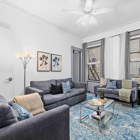 2br Walk To Restaurants & Time Square Apartment *