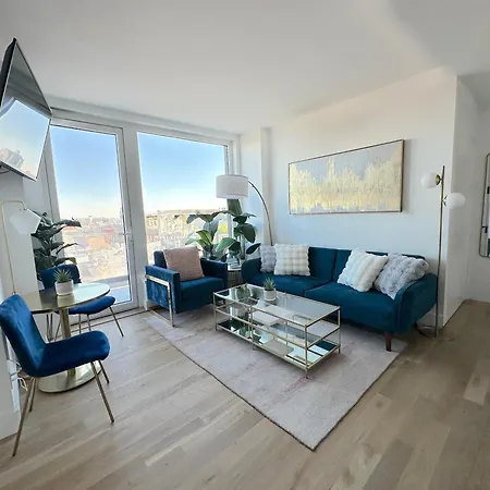 Modern One Bedroom - Large Private Terrace - Luxury Building - Williamsburg Apartment *