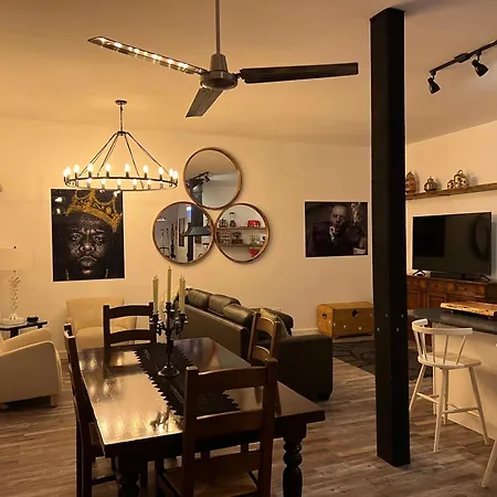 Nyc Speakeasy-bedstuy Chapel Apartment *