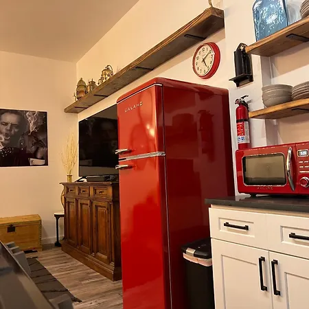 Nyc Speakeasy-bedstuy Chapel Apartment *
