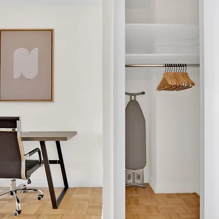 Midtown 1br W Gym Doorman Nr Grand Nyc-745 Apartment