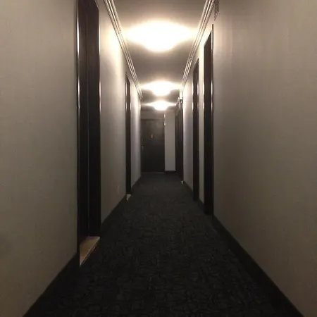 City. Xl Studio - Flat Iron. Elevator