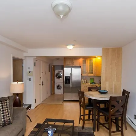 Spacious 2 Bedroom Apartment! Nyc