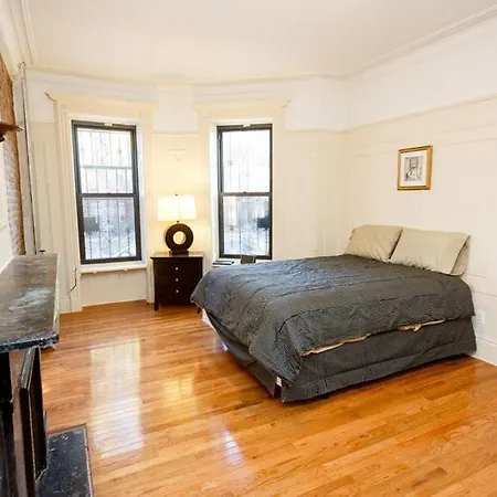 Apartment Spacious 2 Bedroom Apartment! Nyc New York