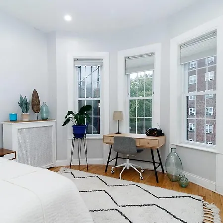 Apartment Two Br Beautiful Apt In Prime Location New York