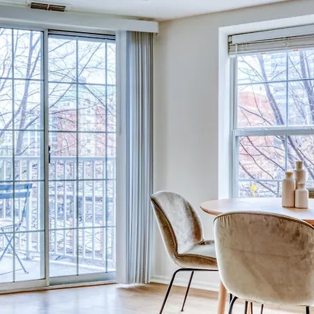 Jersey 2br W Wd Gym Elevator Nr Path Nyc-673 *