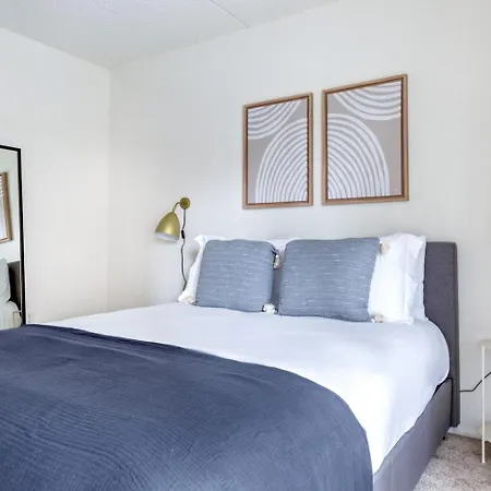 Apartment Jersey 2br W Wd Gym Elevator Nr Path Nyc-673 New York