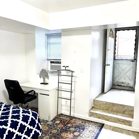 Apartment Private 2br Apt With Backyard In Lic, Next To Manhattan!