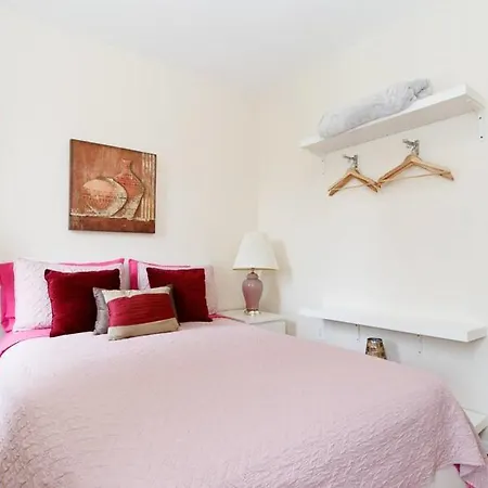 Apartment Monthly Nyc Rentals- Modern 3 Bedroom Unit
