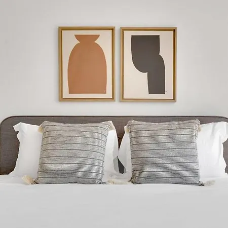 Monthly Nyc Rentals- Modern 3 Bedroom Unit New York