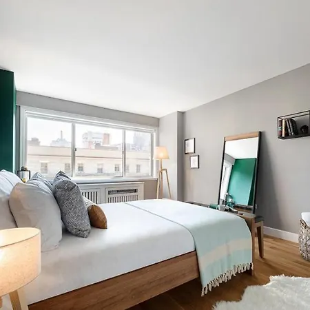 Monthly Nyc Rentals- Modern 3 Bedroom Unit New York