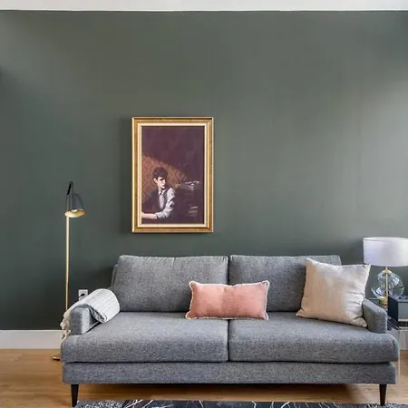 Monthly Nyc Rentals- Modern 3 Bedroom Unit New York