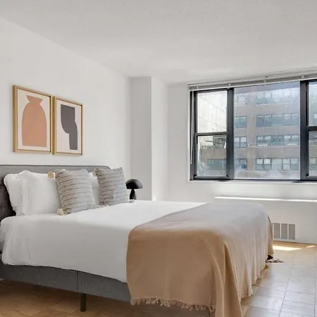 Monthly Nyc Rentals- Modern 3 Bedroom Unit Apartment