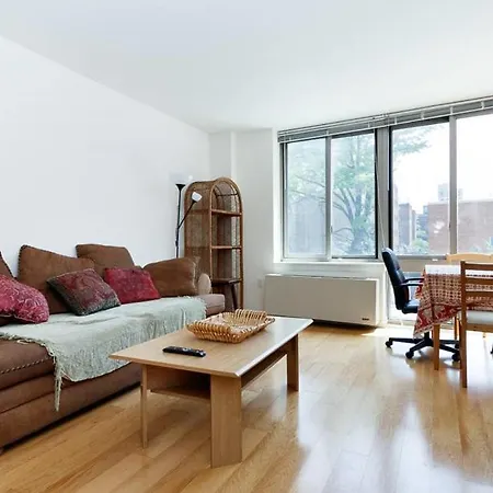 Lovely 3 Bedroom Apt In Nyc