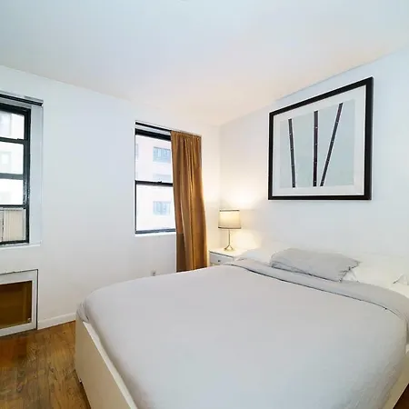 Beautiful 3 Bedroom 1 Bath Unit Apartment *