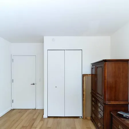 Beautiful 3 Bedroom 1 Bath Unit * New York