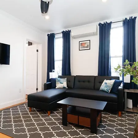 Beautiful 3 Bedroom 1 Bath Unit Apartment New York