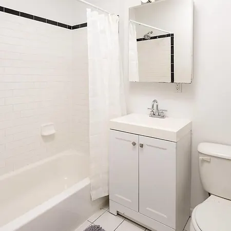 Spacious 3 Bedroom 1ba Apartment New York
