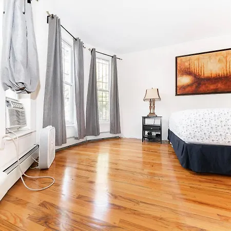 Spacious 3 Bedroom 1ba Apartment New York
