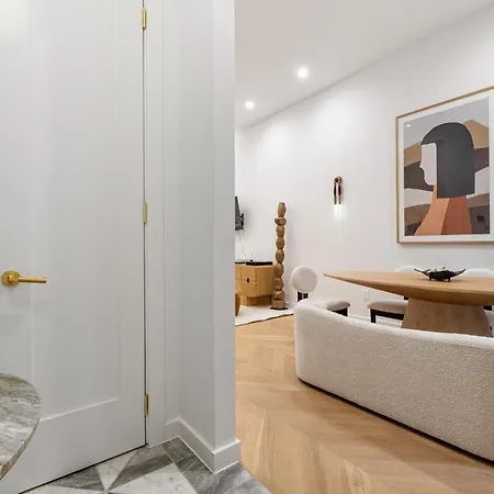 Luxurious Harlem With Modern Amenities, Outdoor Patio! Apartment